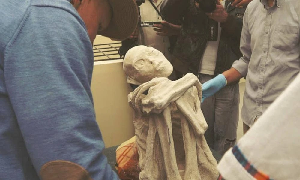 Ψεύτικες ή εξωγήινες; «Πέπλο» μυστηρίου με μούμιες που έχουν 3 δάχτυλα